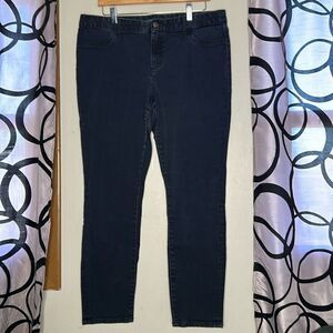 Tommy Hilfiger size 16, black denim jeans, straight leg
